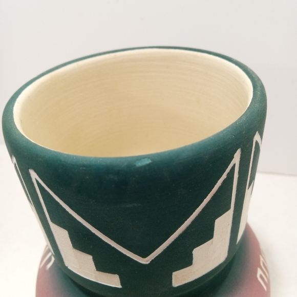 Sioux Pottery Vase Signed LITTLE THUNDER Native American SCOTT JONES Vessel - Picture 9 of 10
